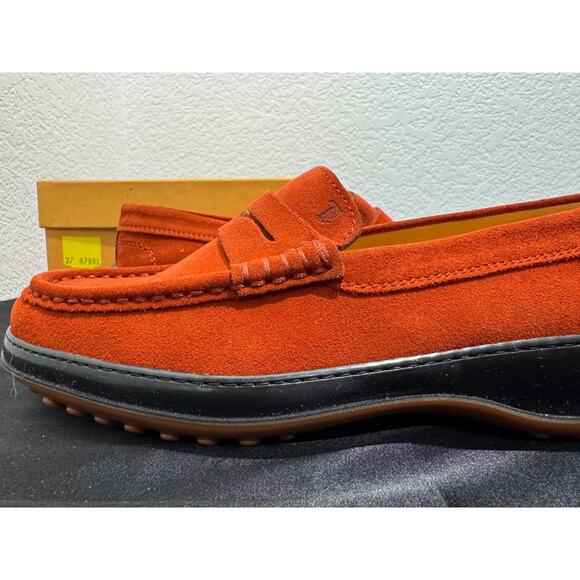 NIB Tod's Gommino Women's Rust Color Suede Loafers Sz 8.5 Flat Driving Penny Nub - Picture 9 of 12